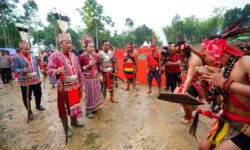 Tariu Borneo Bangkule Rajakng Anugerahi Kapolri Gelar Patih Bakula