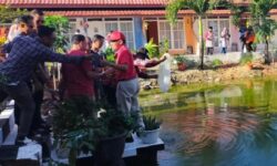 Pemkot Bontang Tebar 2.000 Benih Ikan Nila untuk Ketahanan Pangan