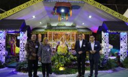 Lamin Kalimantan Timur Sabet Penghargaan Bangunan Terunik di the Hong Kong Flower Show 2023