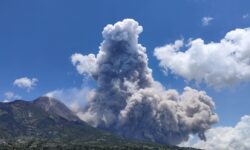 Potensi Bahaya Guguran Awan Panas Gunung Merapi 7 Kilometer
