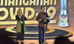 Jokowi Beri 16 Kategori Penghargaan Terkait Kontribusi Penanganan COVID-19