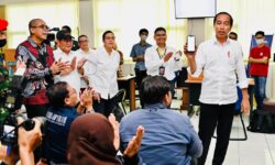 Jokowi Kaget Saat Tinjau Penyampaian SPT di KPP Pratama Surakarta