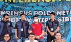 Pelaku Pemasang QRIS Pribadi di Masjid Dapatkan Uang Rp13 Juta Seminggu