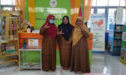 Perpustakaan Taman Pintar SDN 001 Sangatta Utara Terakreditasi B