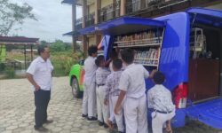 Sasar Semua Sekolah di Bontang, Pusling Disambut Antusias Pelajar