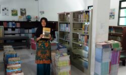 Murid SDN 002 Sangatta Utara Suka Baca Komik Jepang