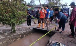 Bayi 2 Tahun di Samarinda Meninggal Usai Tercebur di Parit Saat Banjir