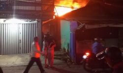 Rumah di Samarinda Hangus Terbakar, Penghuninya Lagi di Luar Kota
