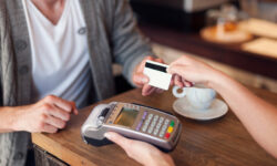 Nilai Transaksi Kartu ATM, Debet, dan Kartu Kredit Rp707,1 Triliun
