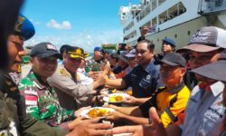 Peringati Hari Buruh di Nunukan, Buruh Dapat Nasi Tumpeng dari Kapolres