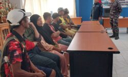 Tim EFQR Lanal Nunukan – Satgas Intelmar Lantamal Tarakan Amankan 9 Calon PMI Ilegal