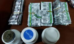 Polisi Sita Ribuan Obat Terlarang di Toko Kosmetik