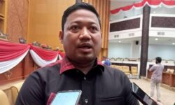 Fuad Fakhruddin Rencanakan Beri Bantuan Apar Kepada Warga