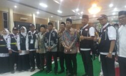 Ketua Komisi VIII DPR RI Tinjau Pelepasan Jemaah Haji di Embarkasi Batakan