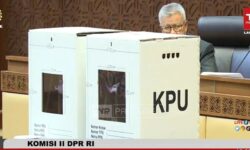 Pemilu 2024: Berat Kotak Suara 2,26 Kilogram