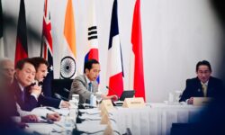 Sesi Kerja Mitra G7, Jokowi Dorong Kolaborasi Kerja Sama Global