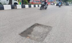 16 Titik Kupasan Aspal Jalan Pahlawan Hingga Jalan Dr Soetomo Menanti Korban Celaka