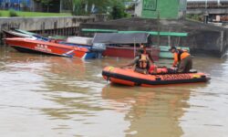 Pria Terlihat Lompat Lalu Tenggelam di Sungai Mahakam