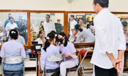 Jokowi Mendadak ke SMKN 4 Jambi