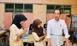 Minta Dikirim ke Istana, Jokowi Pesan Baju Buatan Siswa Tata Busana SMKN 4 Jambi