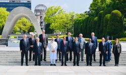 Presiden dan Ibu Iriana Kunjungi Hiroshima Peace Memorial Park