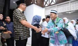 173 Calon Jamaah Haji Bontang Dilepas Wali Kota
