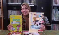 Buku Cerita Bergambar Jadi Idola Anak SDN 011 Sangatta Utara