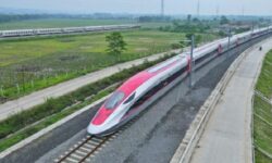 Kereta Cepat Jakarta-Bandung Mulai Dioperasikan pada 18 Agustus