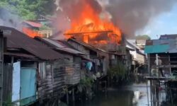 Kebakaran di Samarinda Hanguskan 23 Bangunan