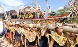 Delegasi OIC-CA Saksikan Festival Adat Dayak Kenyah di Pampang
