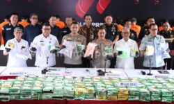 Polisi Tangkap 13 Orang Terkait 428 Kilogram Sabu dan 162 Ribu Ekstasi