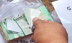 Pertama Kali, Uang Kertas Senilai Rp 24 Juta Ditemukan Terbelah Dua Ada di Samarinda