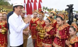 Jokowi: Beri Peluang Anak Tempuh Pendidikan Setinggi-tingginya