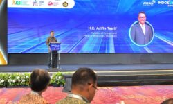 Energi Surya Jadi Tren Global