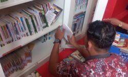 DPK Kaltim Salurkan 100 Buku ke Pojok Baca Lapas Kelas IIA Samarinda