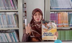 Plafon Bocor di Perpustakaan SMPN 2 Sangatta Utara Ganggu Aktivitas Baca Anak