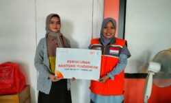 Ceria Della Dapat Bantuan Pendidikan Buat Bayar Uang Kuliah Tunggal