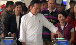 Jokowi Inginkan Perpindahan Kendaraan Pribadi ke Transportasi Massal