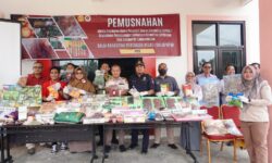 Karantina Pertanian Balikpapan Musnahkan Komoditas Pertanian Ilegal dari 12 Negara