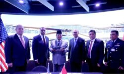 PT DI Siap Rakit 24 Helikopter Black Hawk dari AS, Prabowo: Perkuat Industri Pertahanan