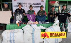 TNI AD Temukan 35 Karung Pakaian Bekas Tanpa Pemilik di Patok Batas Indonesia – Malaysia