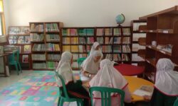 Budaya Membaca Rendah, Kepsek SDN 002 Samarinda Kota Benahi Perpustakaan