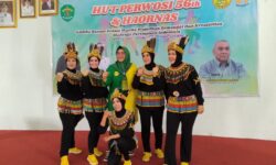 Peringati Hari Ulang Tahun ke 56, Perwosi Kaltim Gelar Lomba Senam Kreasi Wanita