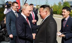 Putin dan Kim Jong Un Bertemu di Fasilitas Peluncuran Luar Angkasa Vostochny