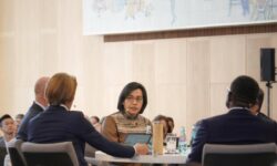 Sri Mulyani Sampaikan Langkah Nyata Transisi Energi Indonesia di Berlin Global Dialogue