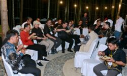 Momen Akrab Jokowi Makan Bareng Penggiat Seni dan Menteri di IKN Tadi Malam