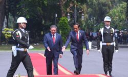 Bertemu PM Li Qiang, Jokowi Ungkap Komitmen Investasi USD 21,7 Miliar