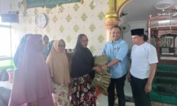 Seno Aji Bantu Baju Seragam Majelis Ta’lim dan Sound System untuk Masjid Jami’ Nurussalam