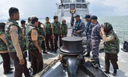 Pelajar Nunukan Ikuti Pelayaran Joy Sailing Saka Bahari Bersama KRI TNI AL