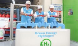 PLN Operasikan Green Hydrogen Plant Pertama di Indonesia